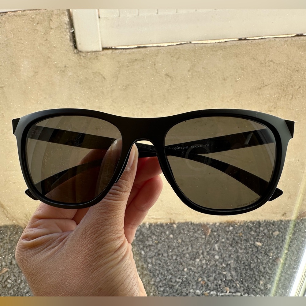 Women’s Oakley sunglassess